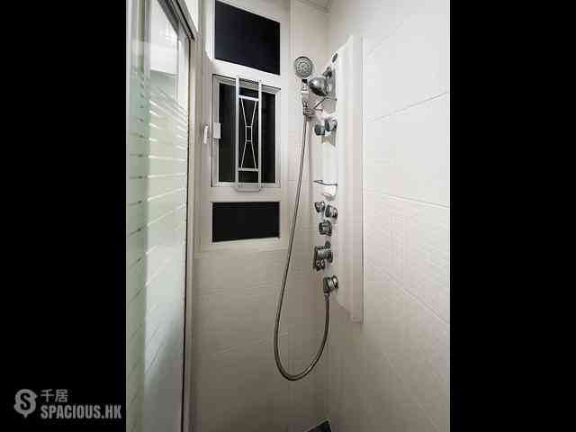 Causeway Bay - Lai Yuen Apartments 16