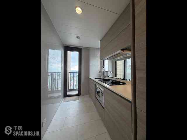 Tung Chung - The Visionary Tower 10 03