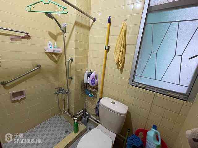 Wan Chai - Phoenix Court Block 3 08