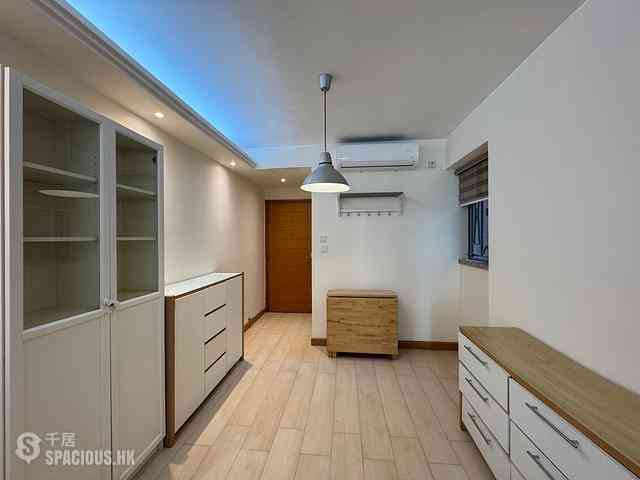 Sheung Wan - Queen's Terrace Block 3 03