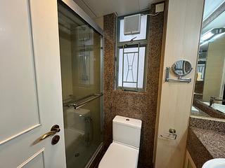 Sheung Wan - Queen's Terrace Block 3 06