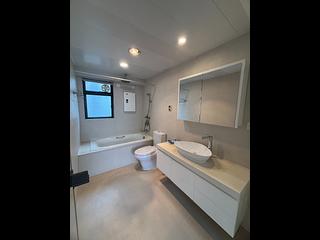 Mid Levels Central - The Grand Panorama Block 2 05