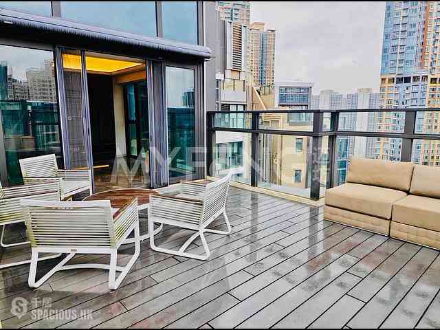 Tseung Kwan O - The Wings 04
