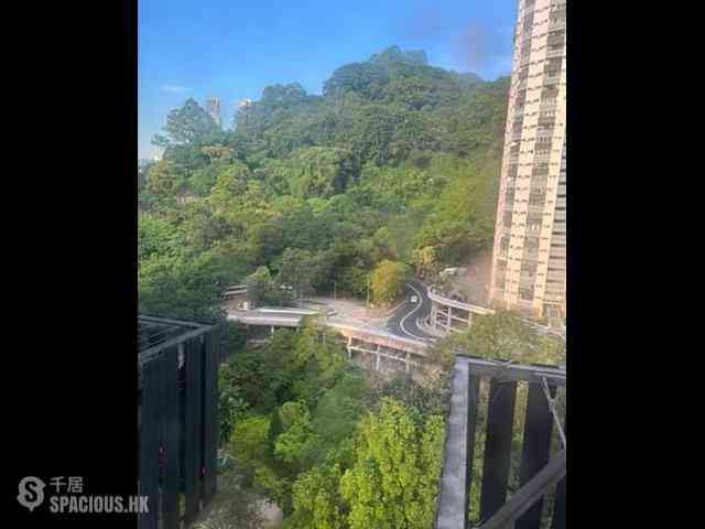 Tai Hang - Dragon Centre 02