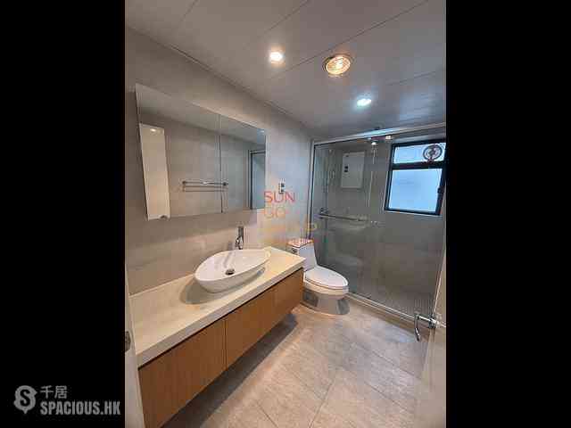 Mid Levels Central - The Grand Panorama Block 2 03
