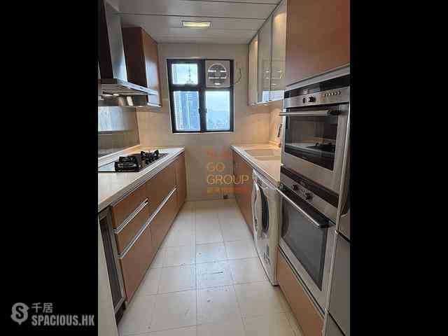 Mid Levels Central - The Grand Panorama Block 2 06