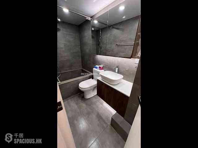 Causeway Bay - Lai Yuen Apartments 05