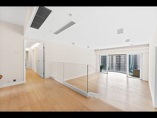 Mid Levels Central - Garden Terrace 03