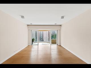 Mid Levels Central - Garden Terrace 04
