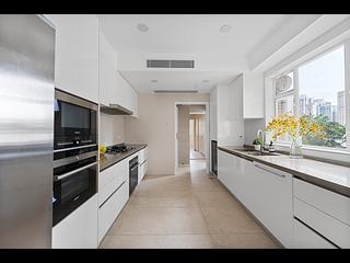 Mid Levels Central - Garden Terrace 08