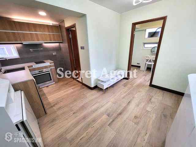Sai Ying Pun - Cheong King Court 01