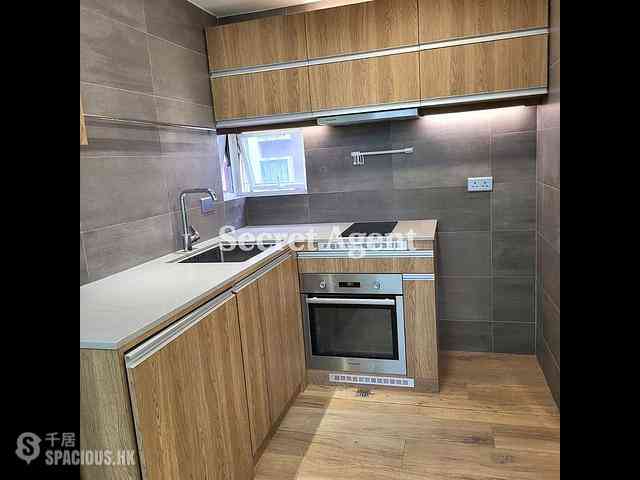 Sai Ying Pun - Cheong King Court 02