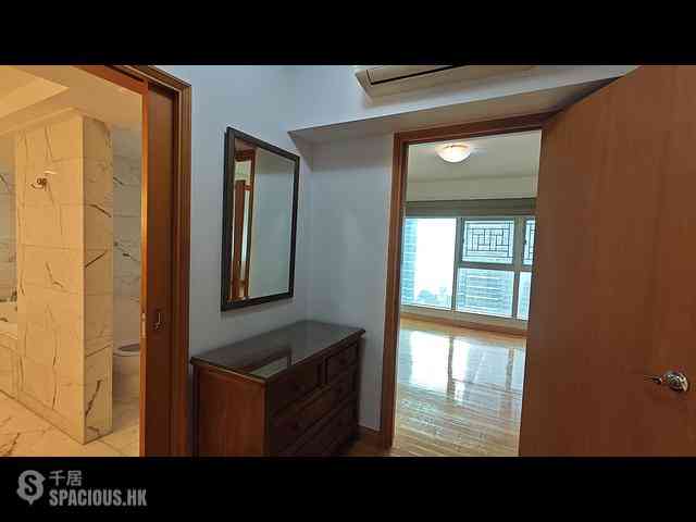 West Kowloon - The Waterfront Phase 2 Block 5 17