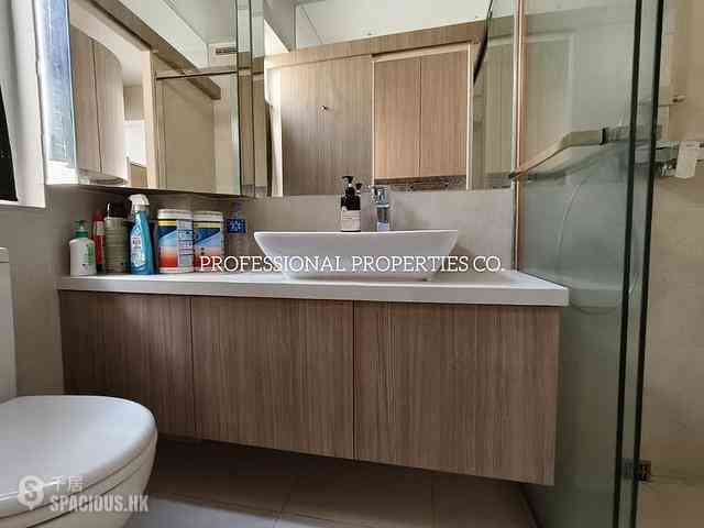 Central - 7-9, Shin Hing Street 03