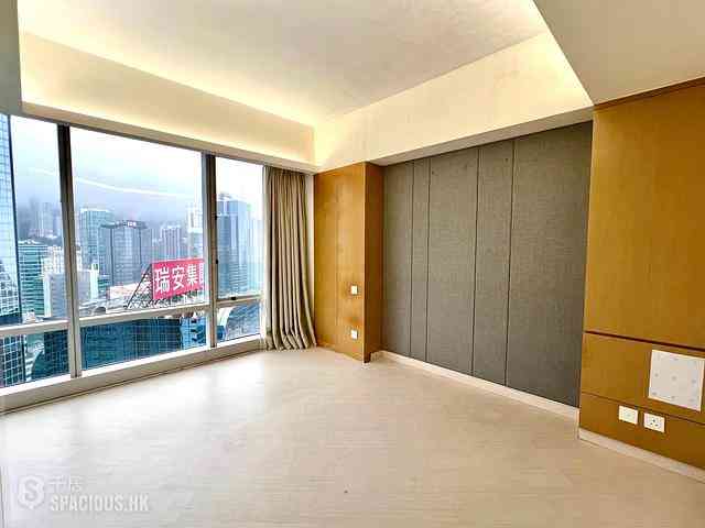 Wan Chai - Convention Plaza Apartments 01