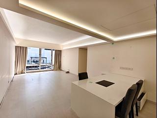 Wan Chai - Convention Plaza Apartments 04