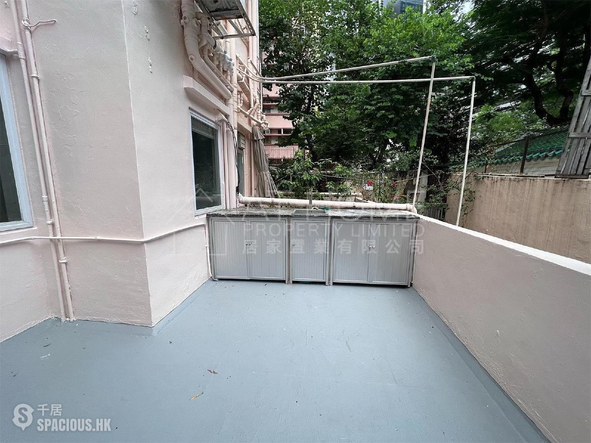 Sheung Wan - 62-64, Queen's Road West 01