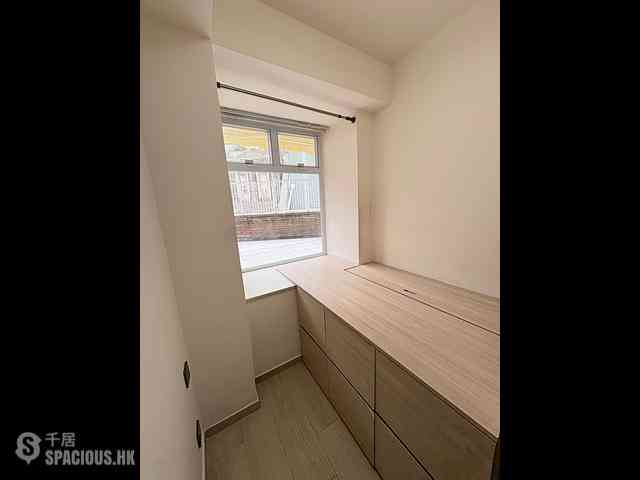 Cheung Sha Wan - Hong Fai Building Block B 05