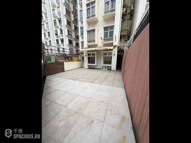 Cheung Sha Wan - Hong Fai Building Block B 06