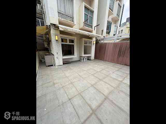 Cheung Sha Wan - Hong Fai Building Block B 07
