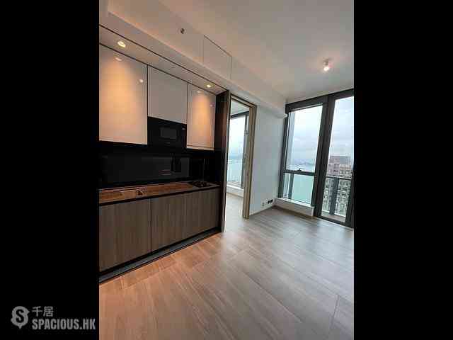 Sai Ying Pun - Two・Artlane 01