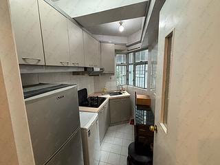 Mid Levels Central - Windsor Court 05