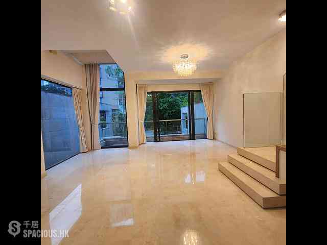 Gold Coast / So Kwun Wat - Avignon Block 7 01