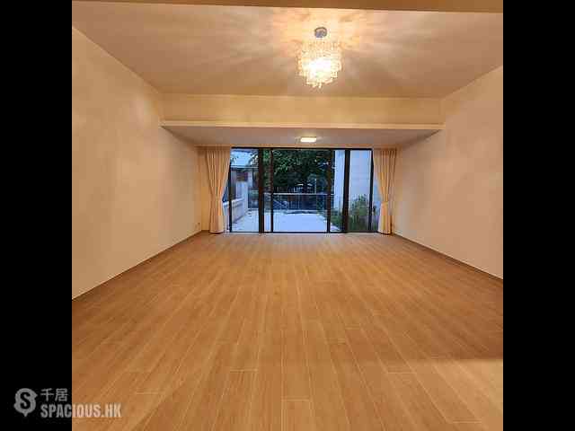 Gold Coast / So Kwun Wat - Avignon Block 7 06