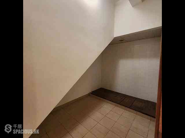 Gold Coast / So Kwun Wat - Avignon Block 7 07