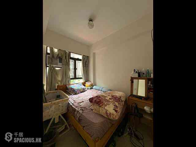 Sheung Wan - Wo Fu Building 03