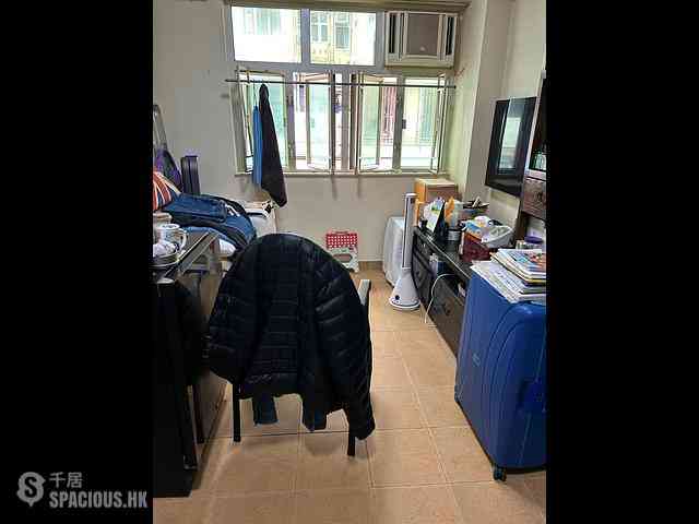Sai Ying Pun - Hing Wah House 02