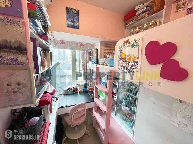 Sai Ying Pun - Centre Place 06