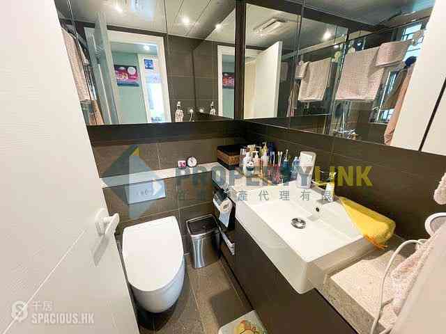 Sai Ying Pun - Centre Place 08