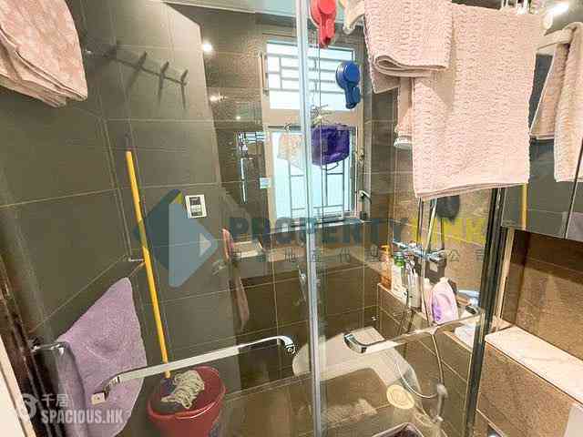 Sai Ying Pun - Centre Place 09