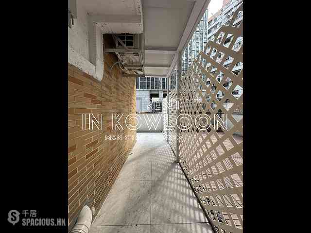 Tai Kok Tsui - Glory Royal Complex Centre Phase 2 Royal Building 11