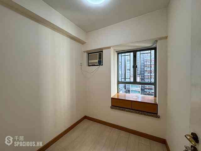 Sheung Wan - Queen's Terrace Block 3 05