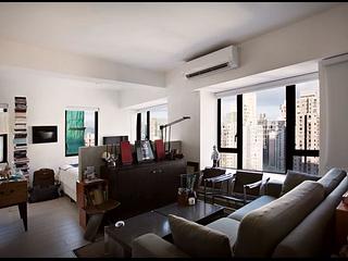 Sai Ying Pun - Hoi Sing Building Block 2 02