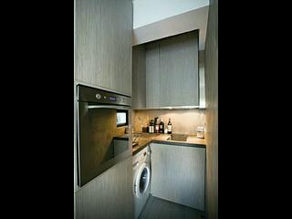 Sai Ying Pun - Hoi Sing Building Block 2 03