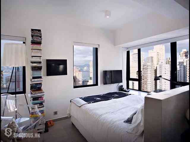 Sai Ying Pun - Hoi Sing Building Block 2 04