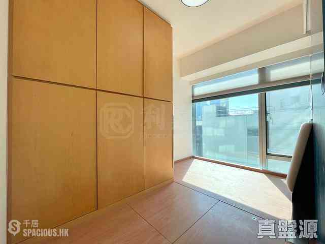 Tseung Kwan O - Savannah Block 5A 02