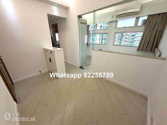 Sheung Wan - Lai Yan Lau 01