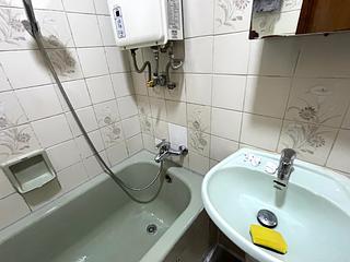 Quarry Bay - Hon Way Mansion 06