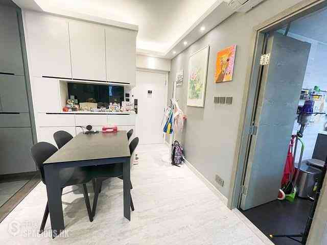 Sai Ying Pun - Centre Place 03