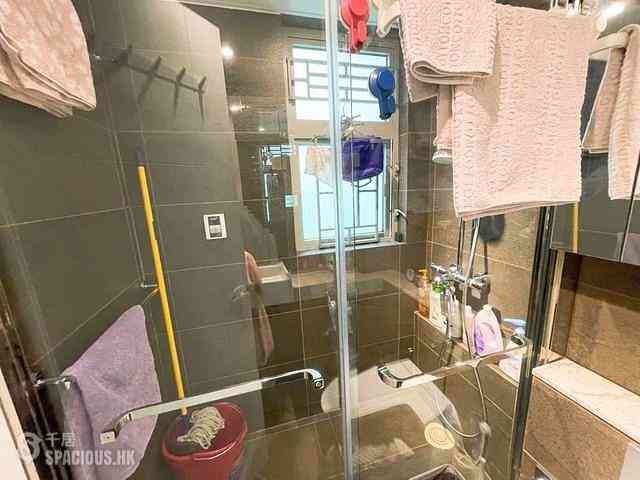 Sai Ying Pun - Centre Place 09