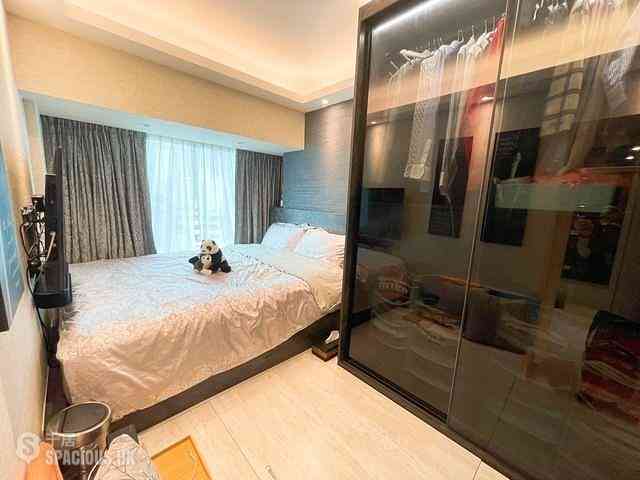 Sai Ying Pun - Centre Place 05
