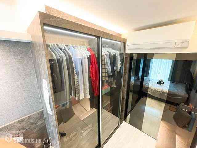 Sai Ying Pun - Centre Place 06