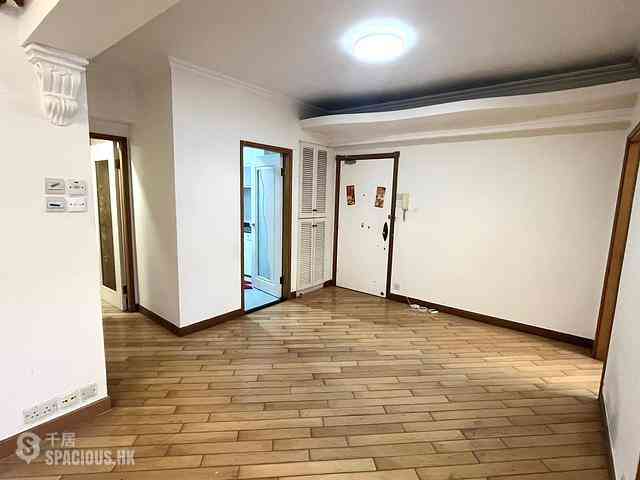 Quarry Bay - Lai King Mansion 03