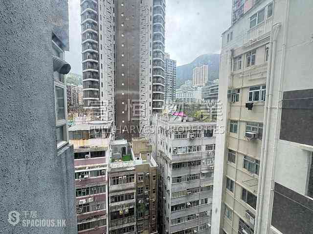 Happy Valley - Cheerful Court 02
