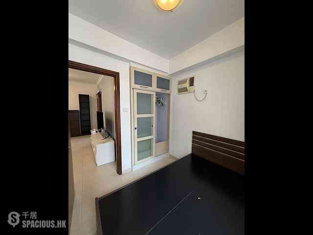Kennedy Town - Shun On Building 06