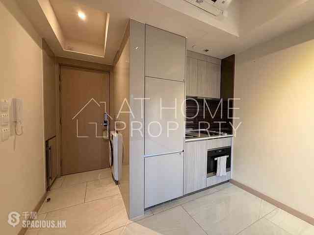 Sai Ying Pun - King's Hill 06